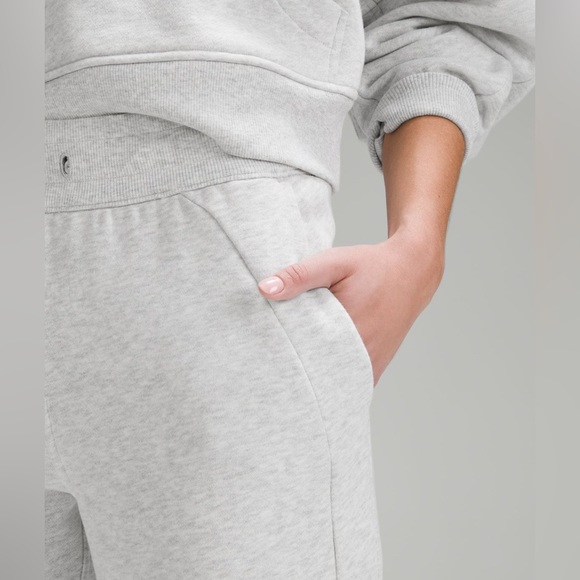 Lululemon Scuba High-Rise Jogger *Full Length - Picture 4 of 10